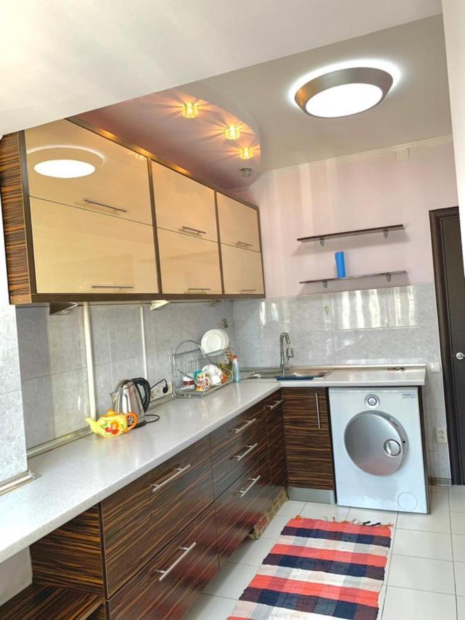 Apartment In Street Kievskaya 49 Biskek Kültér fotó