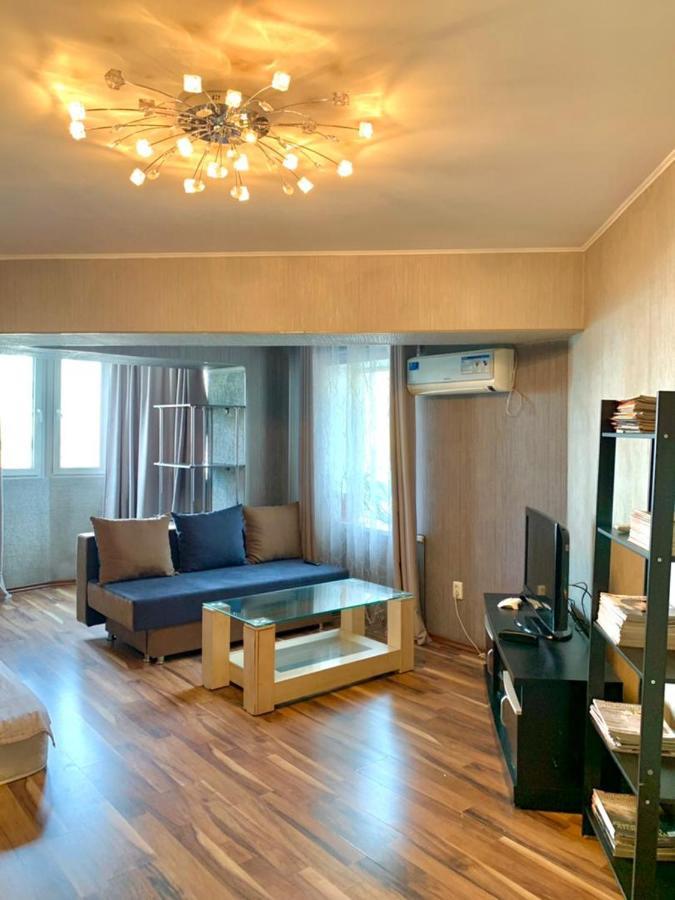 Apartment In Street Kievskaya 49 Biskek Kültér fotó